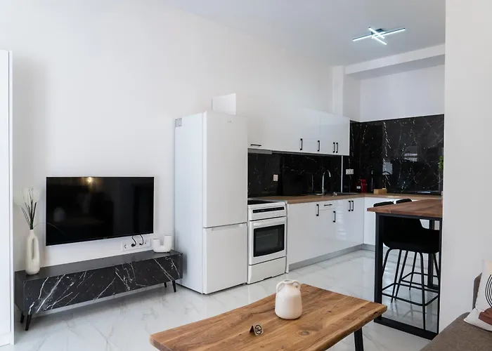 The White House Minimal