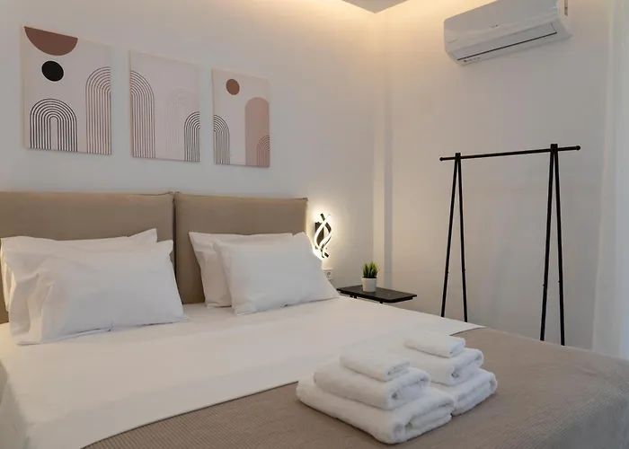 The White House Minimal