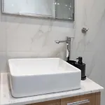 The White House Minimal Apartment *