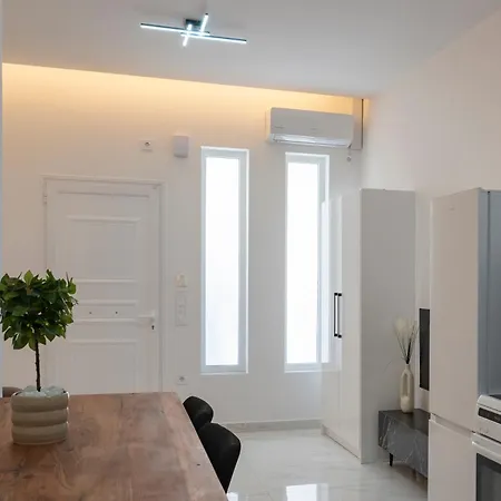 The White House Minimal Apartman *