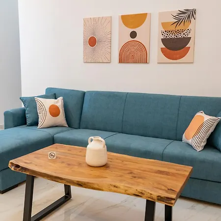 The White House Minimal شقة كالاماتا