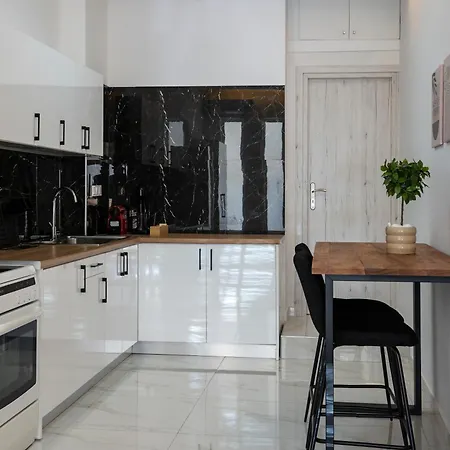 The White House Minimal شقة كالاماتا