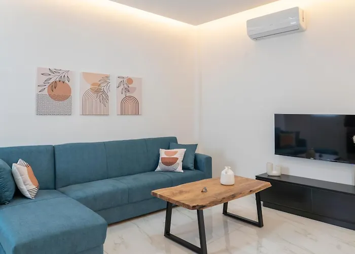 The White House Minimal