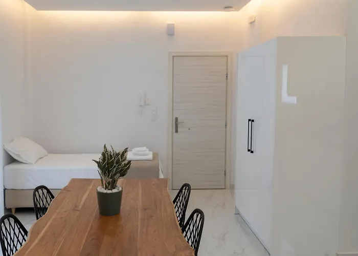 The White House Minimal Kalamata