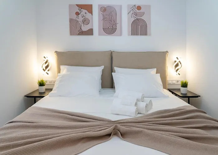 The White House Minimal * Kalamata